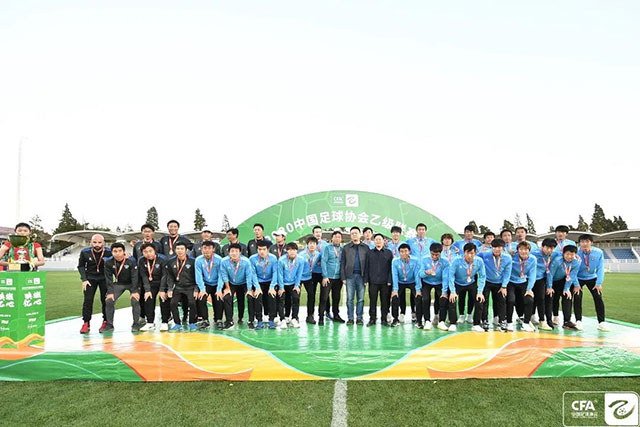 姚明父母现场助阵 苏州肯帝亚赢下关键卡位战