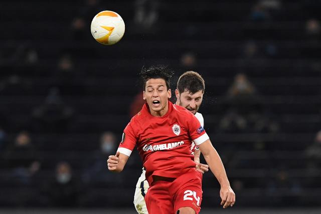 王哲林24+10上海大胜天津 山东力克福建止连败